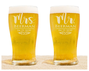 COUPLES GIFTS Custom Etched Mr Mrs Beer Glasses Set of 2 Pub 50th Wedding Anniversary Dad Mom Bride Groom Soon to Be Newly Engaged Rustic Couples Gift