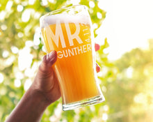 COUPLES GIFTS Drinking Glasses Set of 2 Mr Mrs Beer Glassware Bar Accessories for Home Happy Birthday Gifts for Men Women Couples Anniversary Man Gift