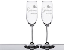 COUPLES GIFTS Mr Mrs Gift for Couple Bride Groom Customized Champagne Flutes Engraved Wedding Set of 2 Glasses for Mr. Mrs. 25th 50th Anniversary Idea