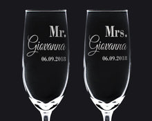 COUPLES GIFTS Mr Mrs Gift for Couple Bride Groom Customized Champagne Flutes Engraved Wedding Set of 2 Glasses for Mr. Mrs. 25th 50th Anniversary Idea