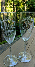 COUPLES GIFTS Mr. Mrs. Wedding Reception Celebratory Flutes Twisty Stem Groom Bride Champagne Glass Favor Gift for Couple Newlywed Mr Mrs Him Her Glasses