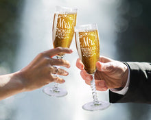 COUPLES GIFTS Mr. Mrs. Wedding Reception Celebratory Flutes Twisty Stem Groom Bride Champagne Glass Favor Gift for Couple Newlywed Mr Mrs Him Her Glasses