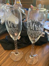 COUPLES GIFTS Mr. Mrs. Wedding Reception Celebratory Flutes Twisty Stem Groom Bride Champagne Glass Favor Gift for Couple Newlywed Mr Mrs Him Her Glasses