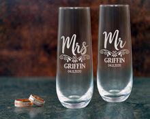 COUPLES GIFTS New Mr. and Mrs. Celebratory Champagne Glasses Grandma Grandpa Personalized 50th Wedding Anniversary Decorations Bride Groom Party Favors