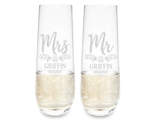 COUPLES GIFTS New Mr. and Mrs. Celebratory Champagne Glasses Grandma Grandpa Personalized 50th Wedding Anniversary Decorations Bride Groom Party Favors