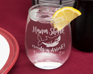 FOR MOM & GRANDMA Mama Shark Needs a Drink Do Do Novelty Stemless Wine Glass First Mothers Day Gift from Daughter, Son Funny Sayings for New Mom Wife Birthday