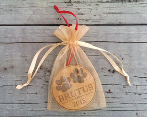 PET GIFTS Custom Engraved Personalized Pet Ornament With Paw Prints Pets Name and Date Laser Engraved Wood Ornament Present for Dog Cat Christmas Gift