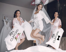 WEDDINGS Mr and Mrs  Pillowcases Modern Personalized Pillow Cases for Newlyweds Wife Husband Wedding Anniversary Engagement gifts for a Couple