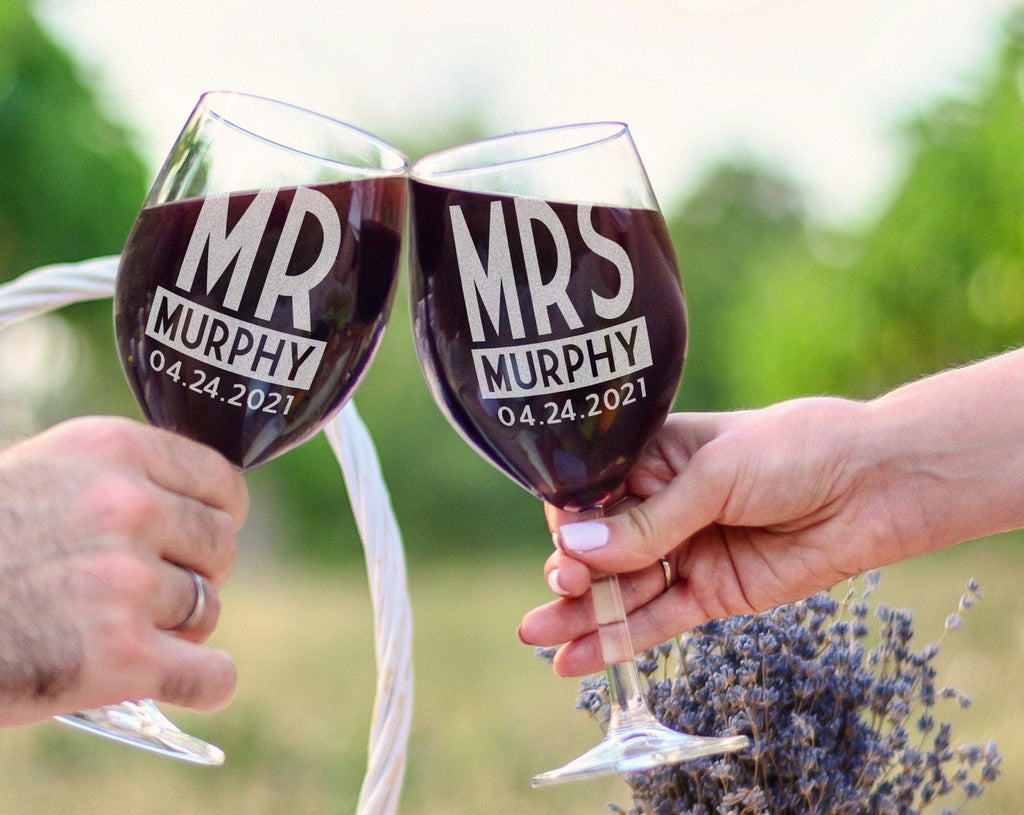Mr Mrs Set of 2 Personalized Stem Wine Glass for Bride Groom Newly Mar–  Stocking Factory