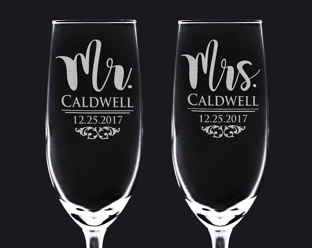 COUPLES GIFTS Classy Mr Mrs Personalized Champagne Glasses Set of 2 Registry Wedding Gift for Bride and Groom Husband Wife Anniversary Celebration Favor