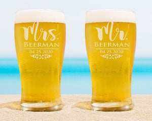 COUPLES GIFTS Custom Etched Mr Mrs Beer Glasses Set of 2 Pub 50th Wedding Anniversary Dad Mom Bride Groom Soon to Be Newly Engaged Rustic Couples Gift