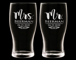 COUPLES GIFTS Custom Etched Mr Mrs Beer Glasses Set of 2 Pub 50th Wedding Anniversary Dad Mom Bride Groom Soon to Be Newly Engaged Rustic Couples Gift