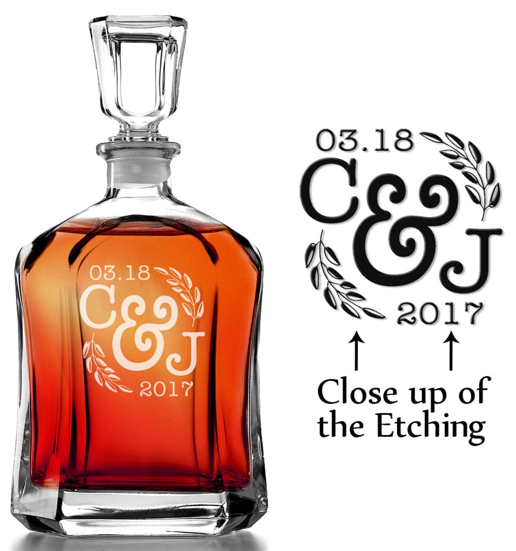 COUPLES GIFTS Initial Wreathe Custom Engraved Decanter Monogrammed Whiskey Decanter for Wedding Engagement Personalized Men's Home Baware Decanter Glass