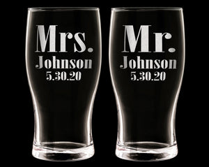 COUPLES GIFTS Lager Mr. Mrs. Personalized Set of 2 Beer Glass