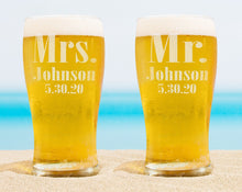 COUPLES GIFTS Lager Mr. Mrs. Personalized Set of 2 Beer Glass