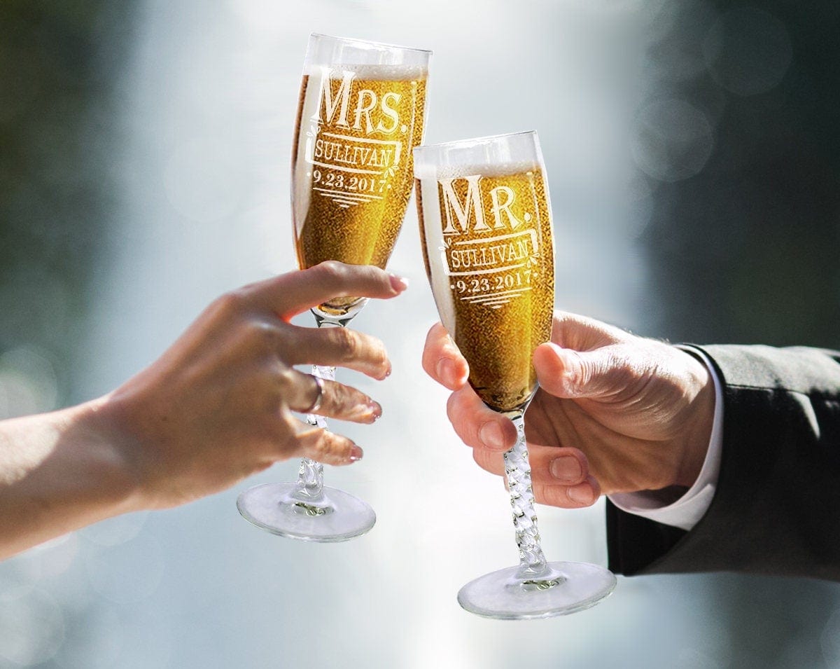 COUPLES GIFTS Modern Champagne Mr Mrs Gift Set of 2 Custom Bride Gift Wedding Favor for Groom Couples Husband Wife Anniversary Present Mom Dad Birthday