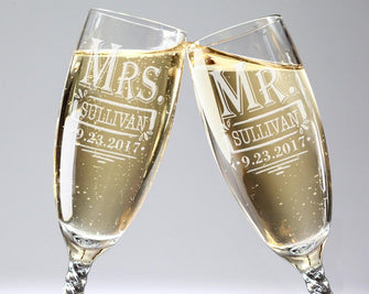 COUPLES GIFTS Modern Champagne Mr Mrs Gift Set of 2 Custom Bride Gift Wedding Favor for Groom Couples Husband Wife Anniversary Present Mom Dad Birthday