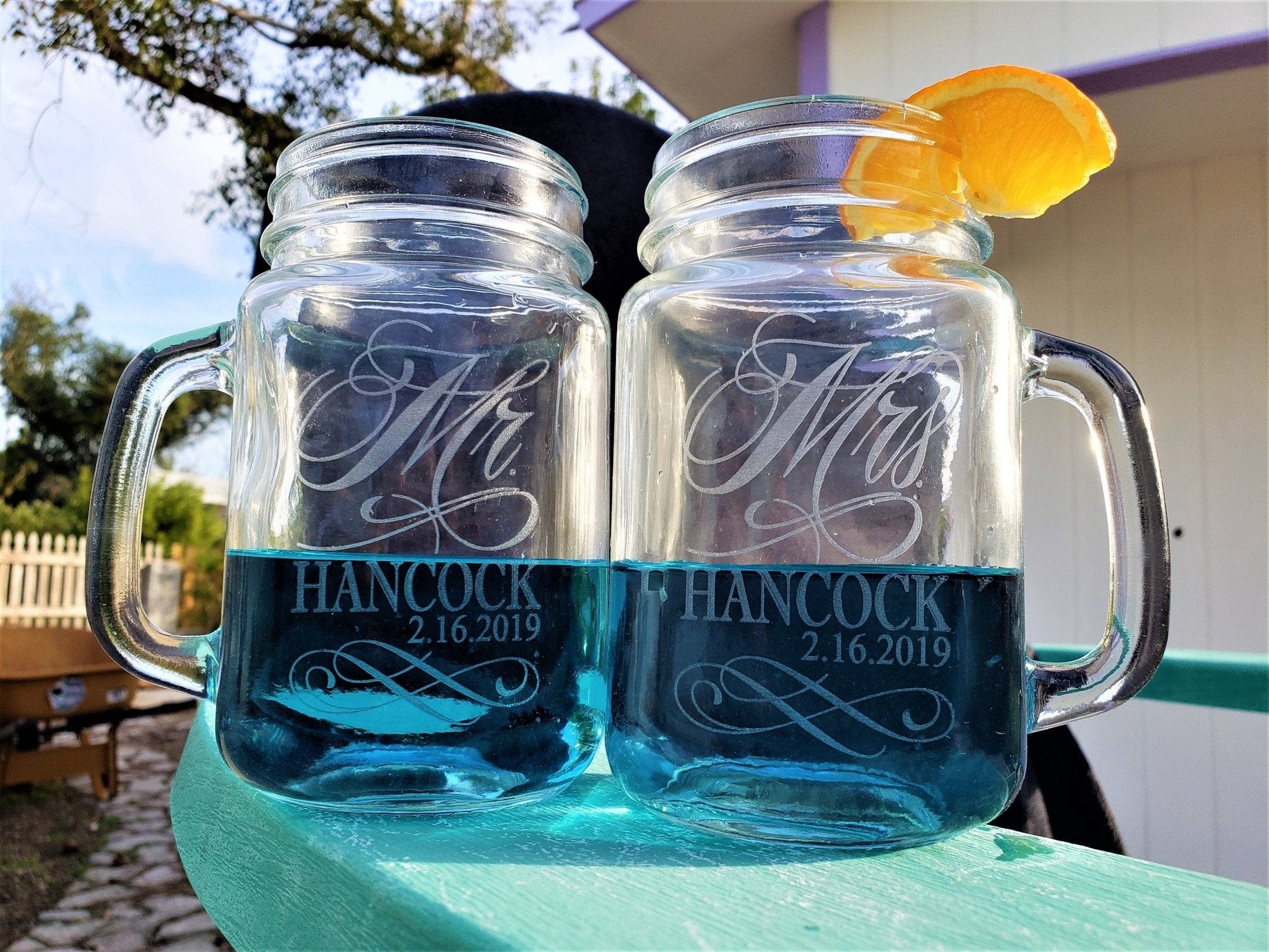 COUPLES GIFTS Mr and Mrs Personalized Wedding Mason Jars Set of 2 Engraved His Hers Weddding Gift Favor Idea Newlyweds Jar Handle Mug Glasses