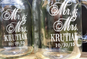 COUPLES GIFTS Mr Mrs Etched Mugs with Handle Mason Jar Glasses Custom Wedding Party Bridesmaid Gift Groomsmen Favor Wedding Favors Set of 2