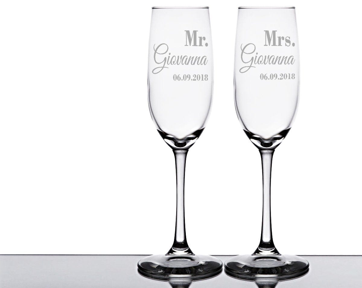 COUPLES GIFTS Mr Mrs Gift for Couple Bride Groom Customized Champagne Flutes Engraved Wedding Set of 2 Glasses for Mr. Mrs. 25th 50th Anniversary Idea