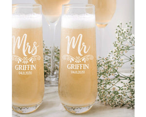 COUPLES GIFTS New Mr. and Mrs. Celebratory Champagne Glasses Grandma Grandpa Personalized 50th Wedding Anniversary Decorations Bride Groom Party Favors