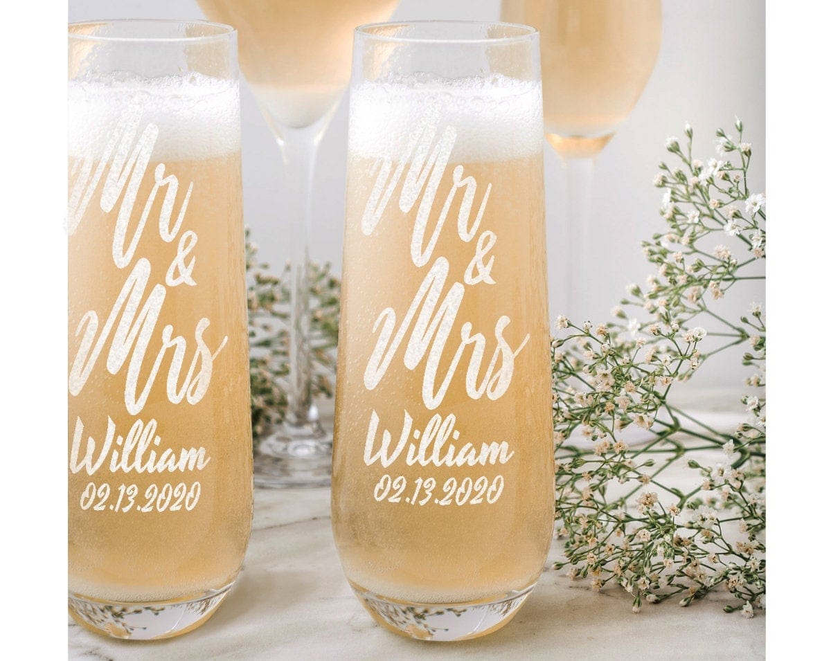 COUPLES GIFTS Newlyweds Mr. Mrs. Custom Engraved Engaged Wine Champagne Flutes 45th Anniversary Gift for Couples Wedding Centerpiece Set of 2 Bride Groom