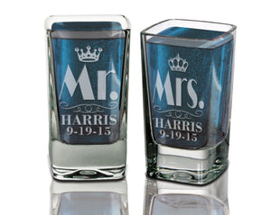 COUPLES GIFTS Set of 2 Mr & Mrs Wedding Shot Glasses Queen King Crown Wedding Gifts Personalized Custom Engraved Party Glasses Couple Names Date