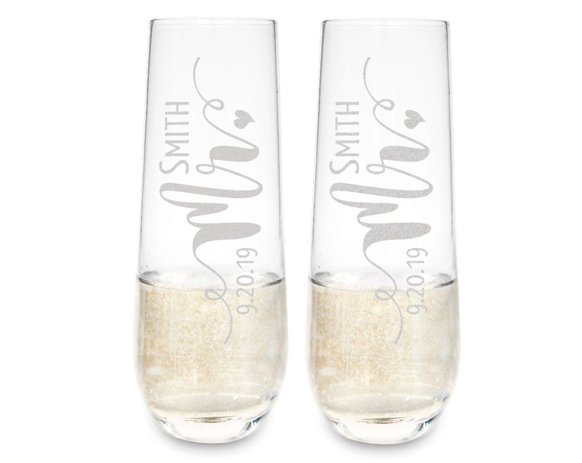 COUPLES GIFTS Stemless Champagne Mr Mrs Personalized Set of 2 Toasting Bridal Party Bride Groom Glasses Engaged Wedding Proposal Gift Custom Wine Flutes