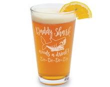 FOR DAD & GRANDPA Daddy or Grandpa Shark Needs a Drink Do Do Do Birthday Father's Day Gift from Daughter Son Funny New Dad to Be for Husband Baby Shower Glass