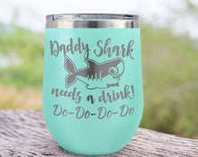 FOR DAD & GRANDPA Daddy Shark Needs a Drink Do Do Novelty Stemless Wine Tumbler Insulated First Daddy's Day Gift from Daughter, Son Funny Sayings for Husband