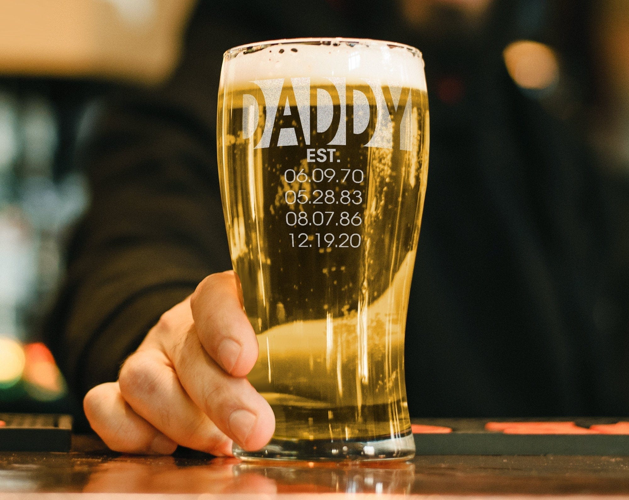 FOR DAD & GRANDPA First Father's Day Beer Lager Best Dad Mug New Daddy to Be Kids Birthdates Daddy Grandpa Birthday Gift Idea Engraved Men Husband Drinkware