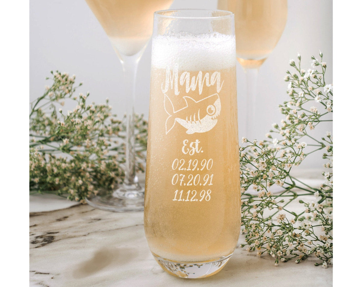 FOR MOM & GRANDMA Mama Shark Est. Children Novelty Stemless Champagne Glass First Mothers Day Gift from Daughter, Son Baby Shower for New Mom Wife Birthday