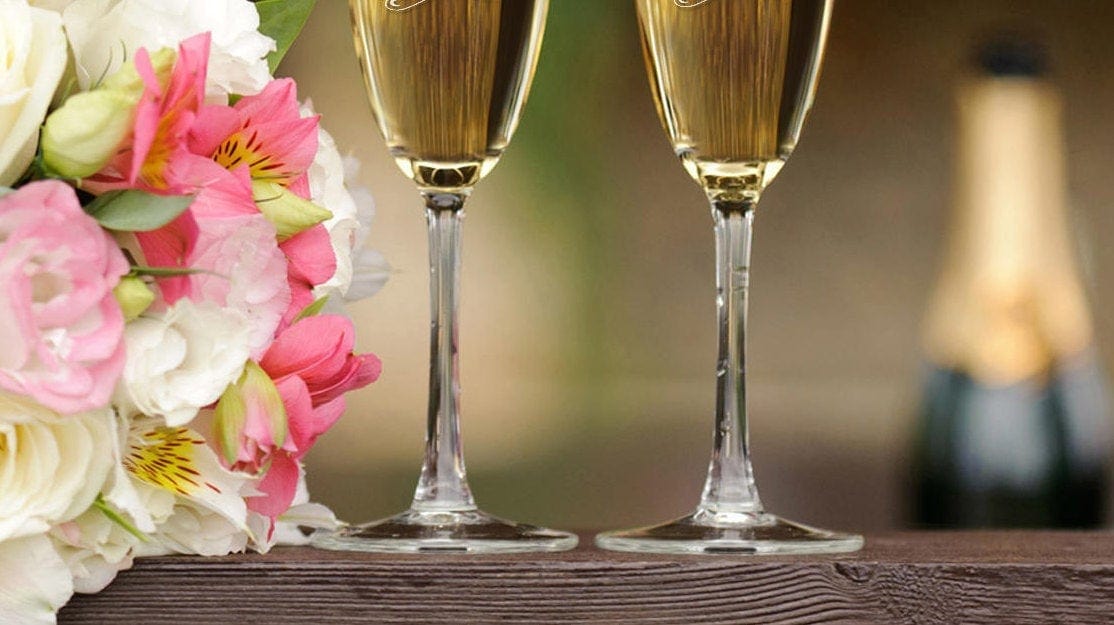 COUPLES GIFTS Modern Champagne Mr Mrs Gift Set of 2 Custom Bride Gift Wedding Favor for Groom Couples Husband Wife Anniversary Present Mom Dad Birthday