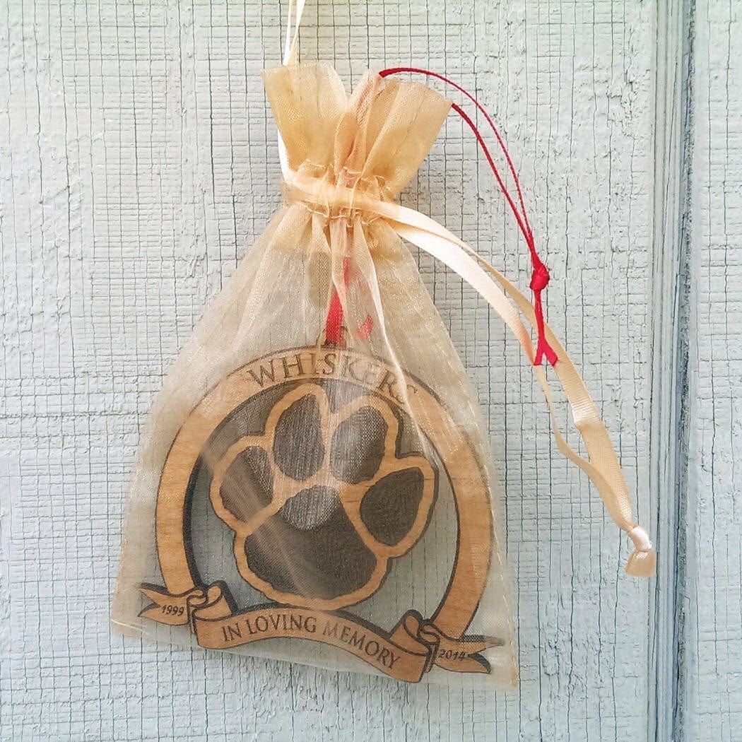 PET GIFTS In Loving Memory Cat Dog Paw Print | Wood Ornament