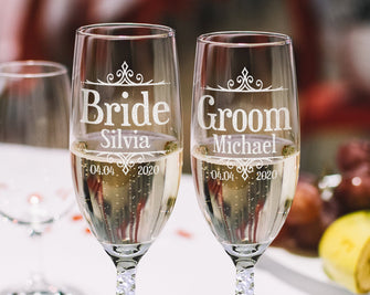 WEDDINGS Bride Groom Rustic Design Set of 2 Flutes Glasses Wedding Party Decoration Rehearsal Dinner Toasting Flute Bridal Shower Personalized Gift
