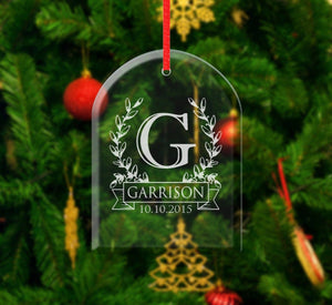 WEDDINGS Christmas Wreath Couples Last Name Custom Glass Ornament with Date for Wedding Shower, Housewarming, Newlywed Couple Gift for New Mr and Mrs