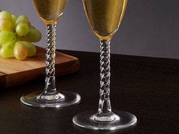 WEDDINGS Personalized Wedding Party Champagne Flute Mother of Bride Bridesmaid Maid of Honor Wedding Gifts for Bachelorette Bridal Party Guests Groom